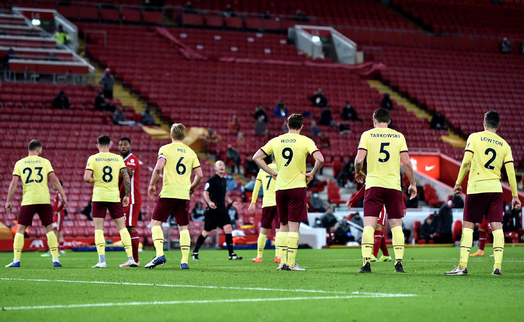 层的无能 层的无能